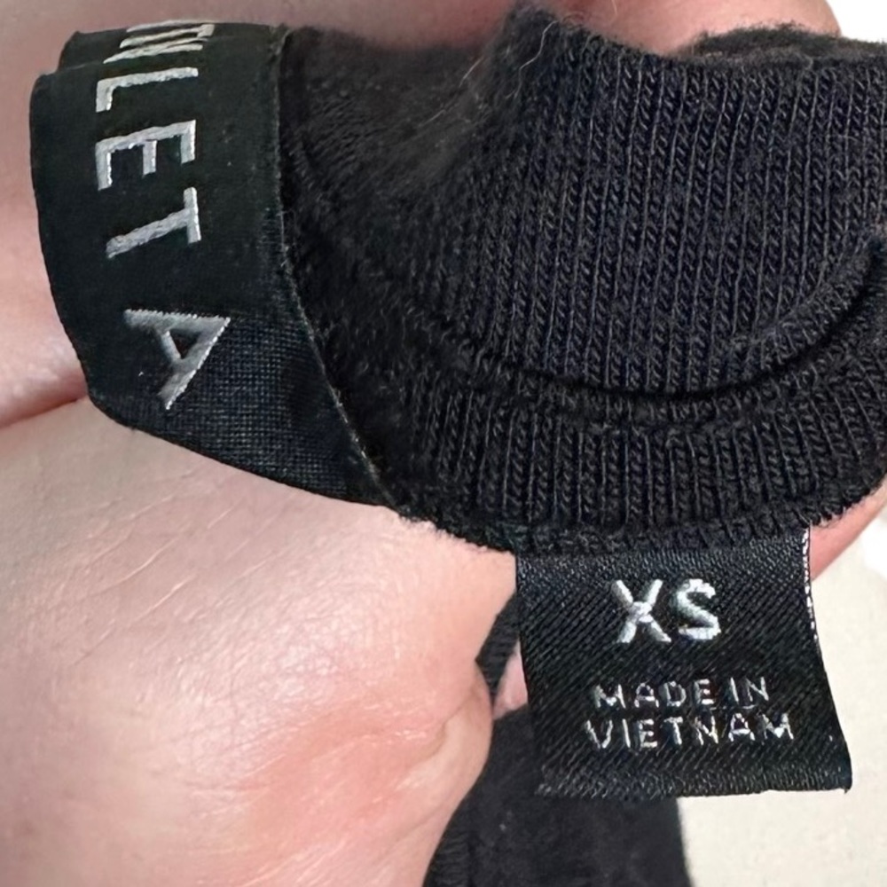 Athleta Black Long Sleeve Basic Lightweight Soft … - image 5